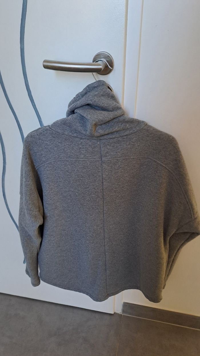 Jolie  sweat chaud - photo numéro 2