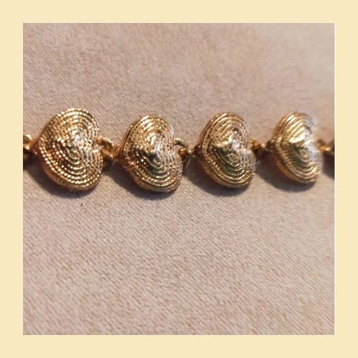 Bracelet vintage doré à cœurs gravés – Élégance intemporelle - photo numéro 11
