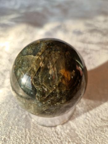Sphère labradorite de Madagascar 238g  neuve