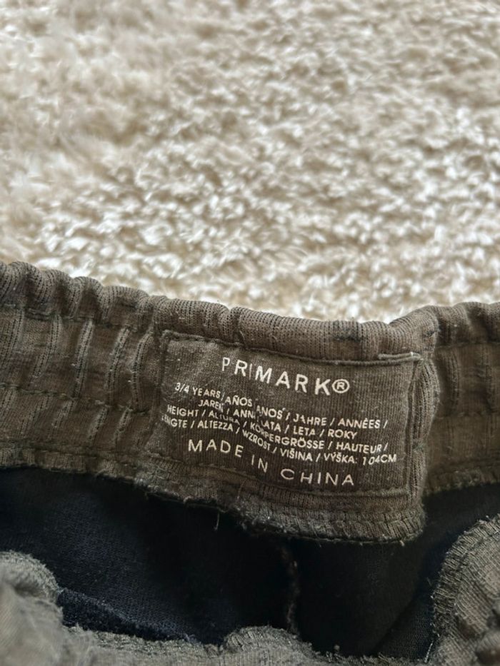Jogging kaki • Primark • taille 3/4 ans - photo numéro 2