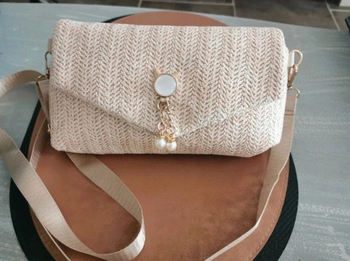 Sac en paille en bandoulière crème
