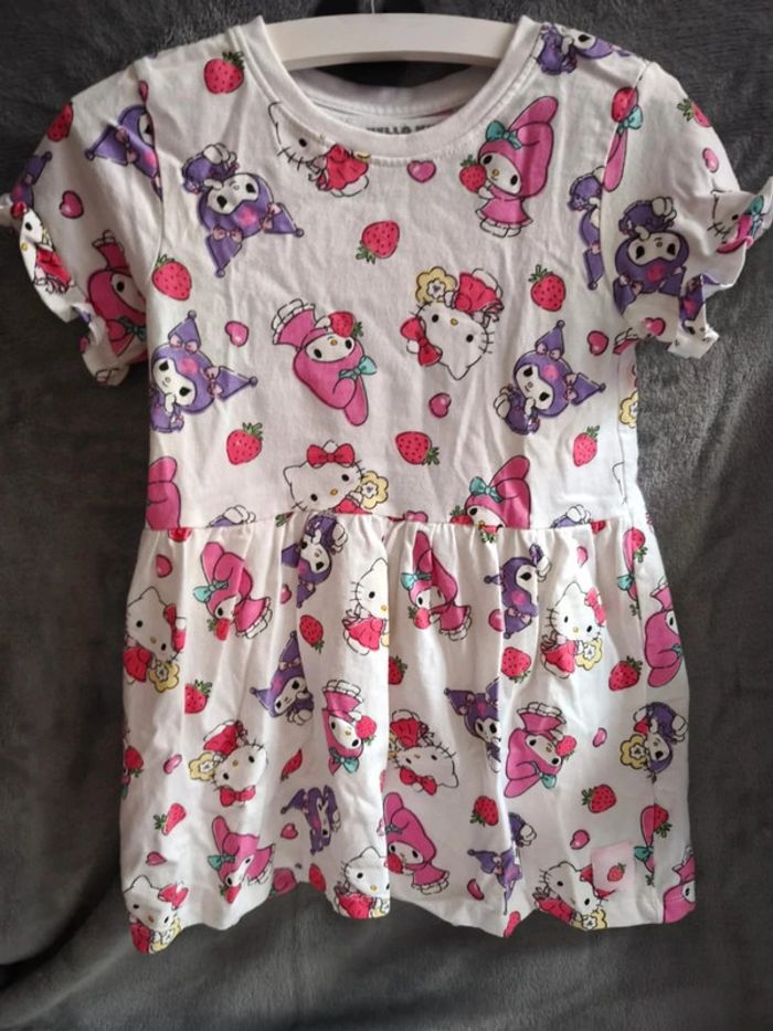 Robe Hello Kitty kuromi 5-6 ans neuf - photo numéro 3