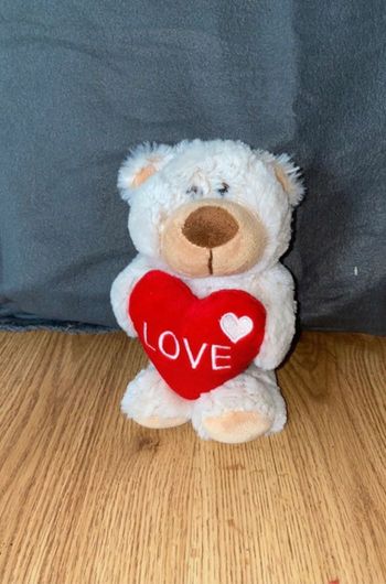 Peluche ours love 21 cm