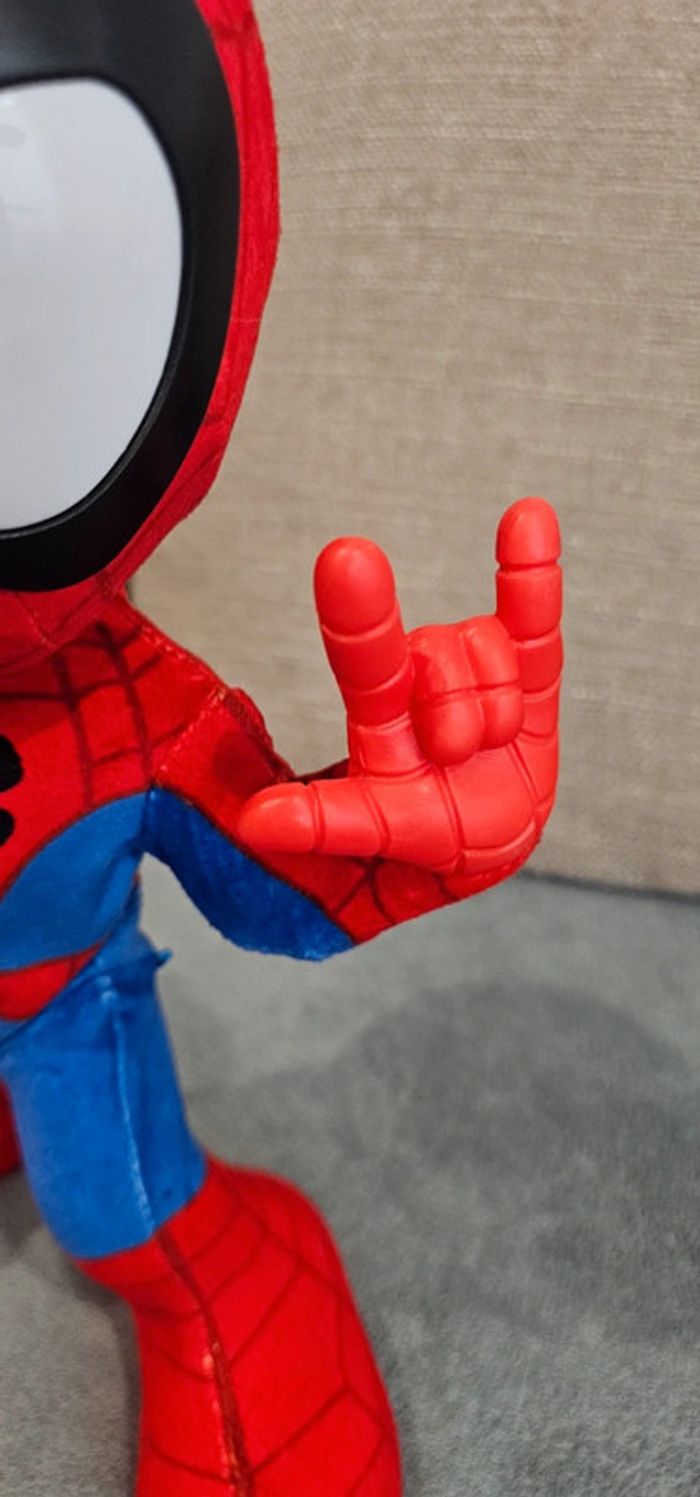Spidey et ses amis neuf - photo numéro 5