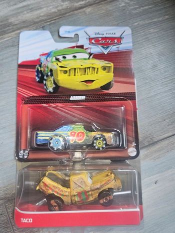 2 Voitures cars disney mattel metal neuf cars disney pixar mattel série spécial hollow