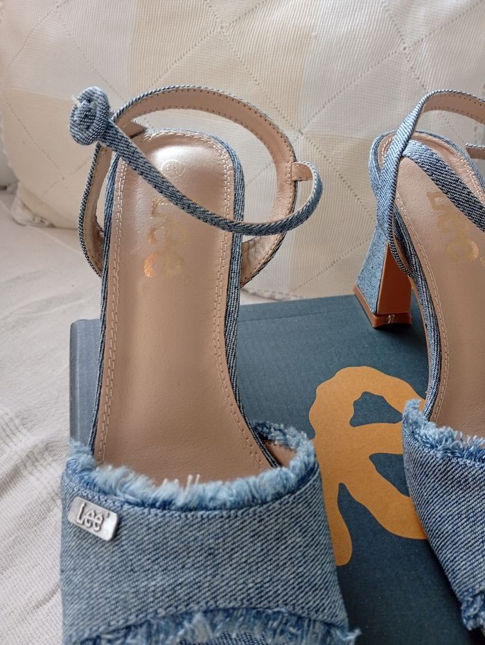 Sandales en jeans à talons. Lee 38 - photo numéro 4
