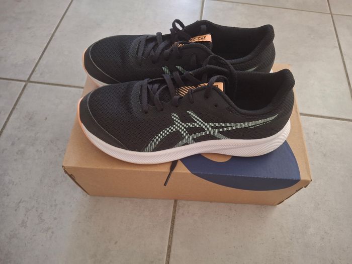 Baskets Asics Patriot 13 GS en excellent - photo numéro 2