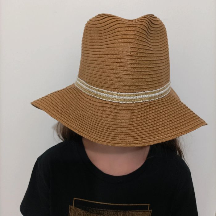 Joli chapeau taille 57 cm