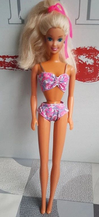 Poupée Barbie blonde avec queue de cheval