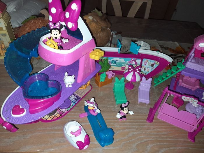 Univers minnie maison bateau
