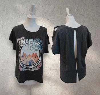 T-shirt manches courtes dos nu épaules ajourées taille L