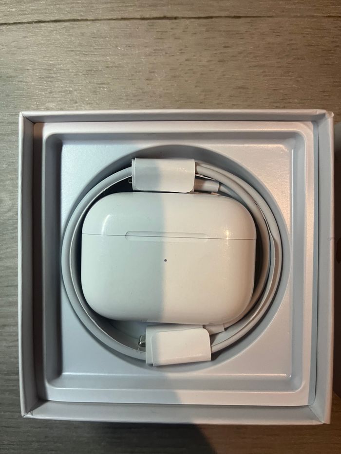 Air Pods Pro 2 avec réduction de bruit - photo numéro 5