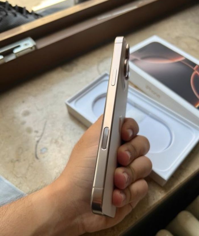 Une iphone seize - photo numéro 4