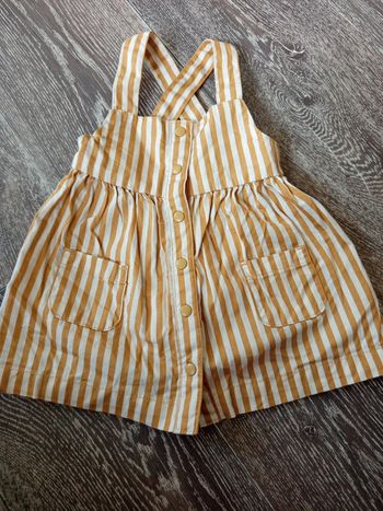 Robe moutarde Kiabi 1 mois