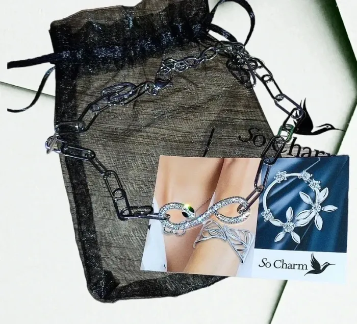 Collier serpent orné de Cristaux scintillants SO CHARM ( gothique )