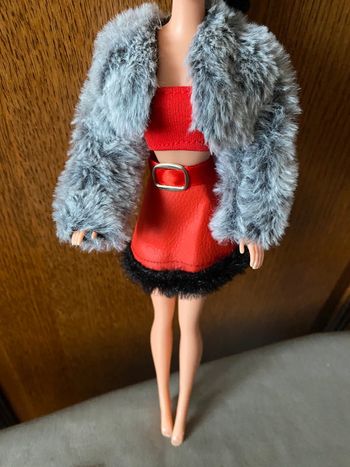 Très joli Ensemble 3 pièces pour poupée Barbie