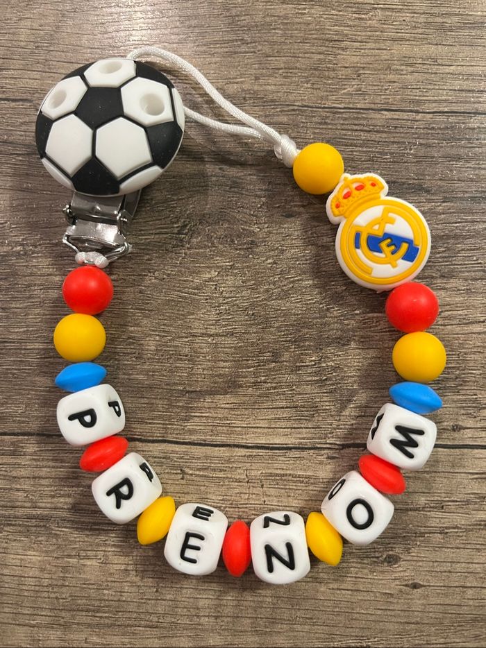 Attache tétine personnalisée Football club Real Madrid - photo numéro 2
