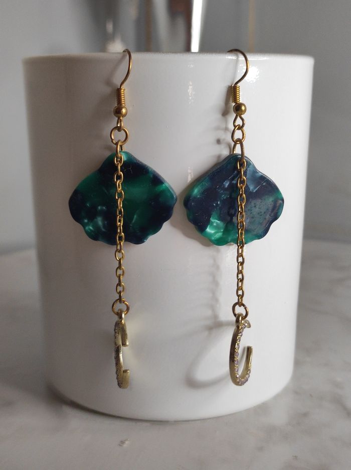 Boucles d'oreilles doré vert croissant de lune - photo numéro 2