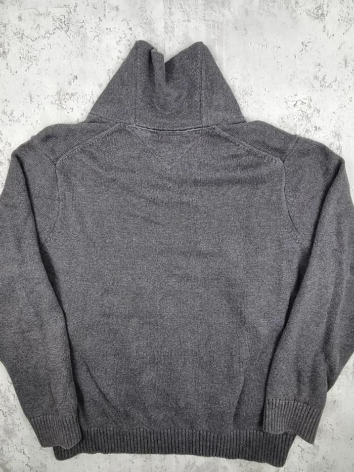 ● Pull Tommy Hilfiger gris foncé – Taille XXL Homme (mesures en photos) - photo numéro 4