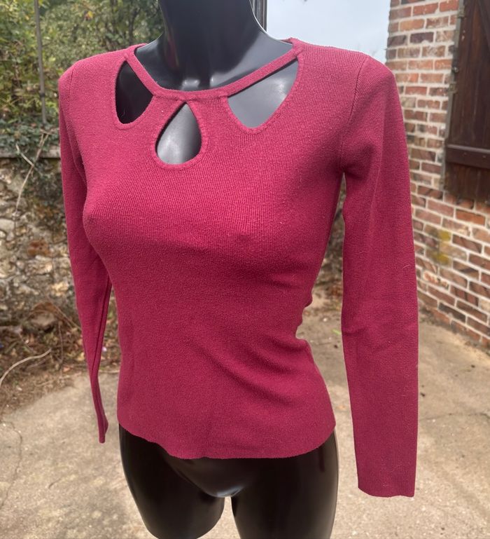 Pull fin bordeaux à découpes 💮Taille 36 - Impression - photo numéro 2