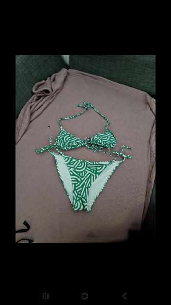 Maillot de bain 2 pièces vert à rayures blanches