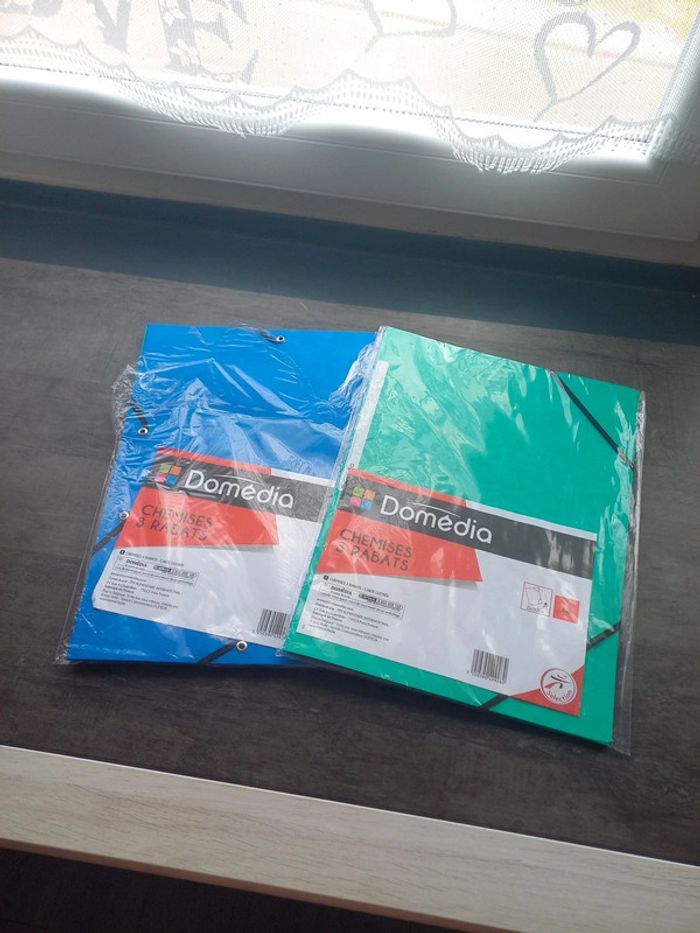 Lot de fournitures scolaires - photo numéro 2