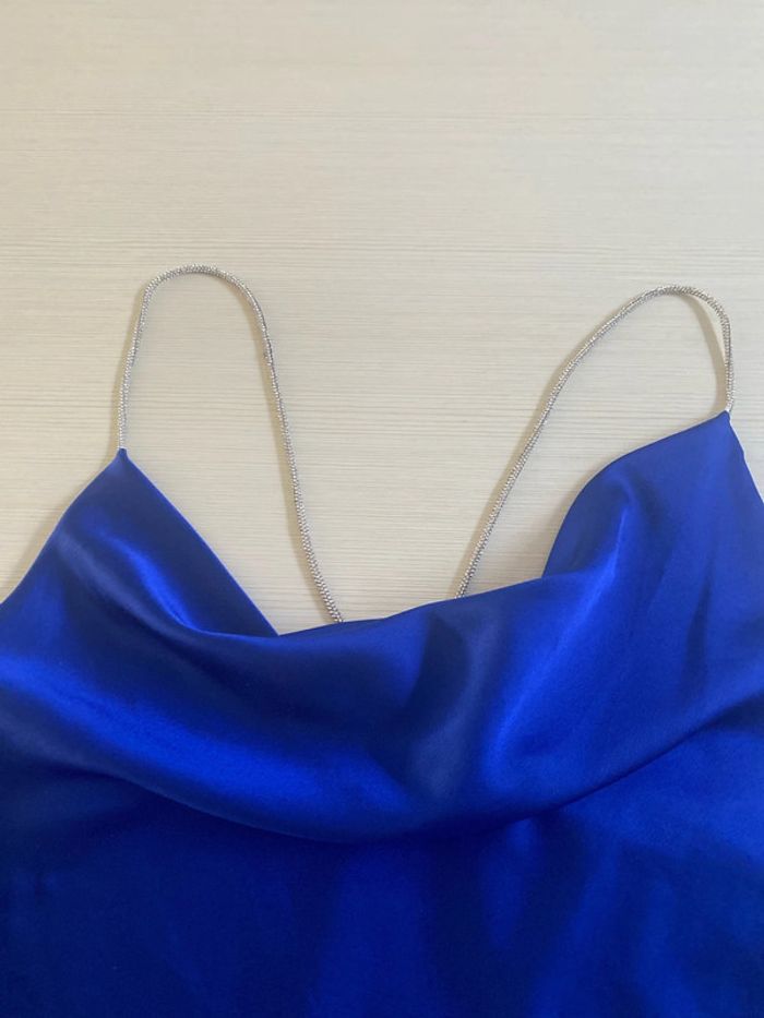 Très beau haut bleu