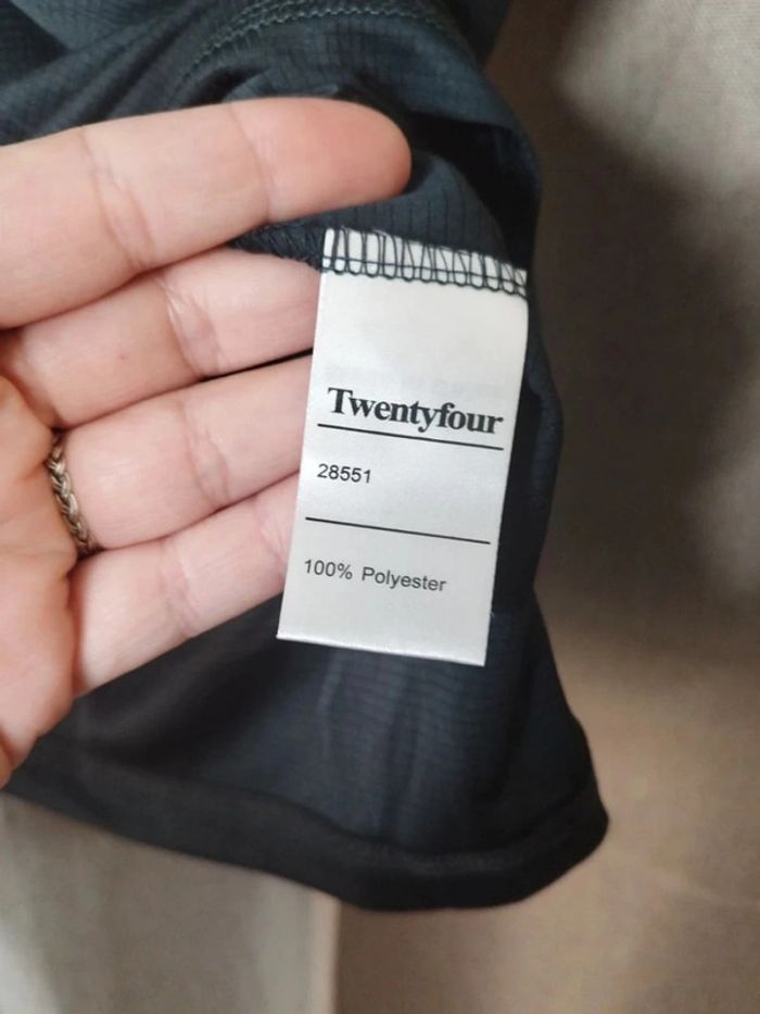 T-shirt twentyfour - photo numéro 7
