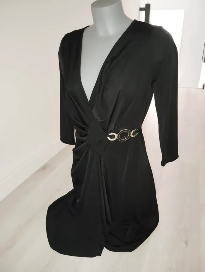 Robe noire - photo numéro 3