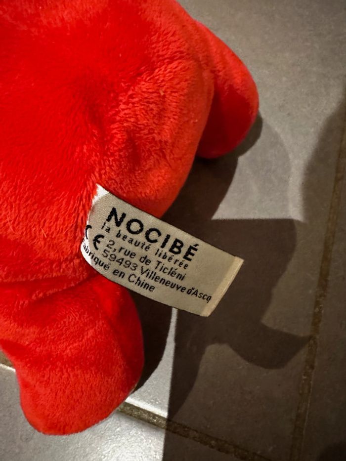Peluche Ours - Nocibé - 2013 - Dimensions: 26 cm * 20 cm - Rouge & Blanc - photo numéro 5