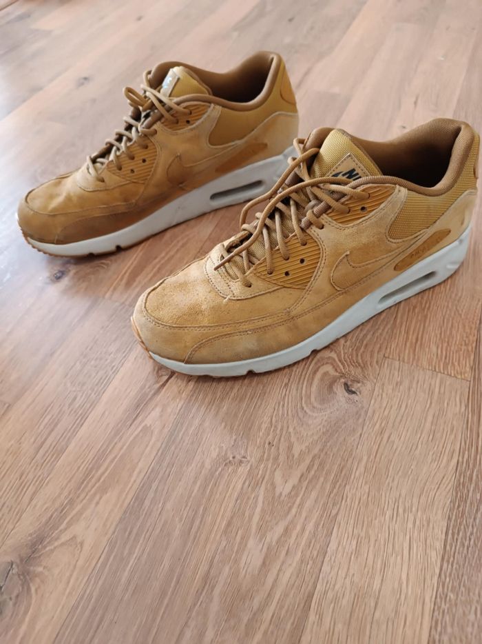 Nike Air max Homme couleur marron pointure 44 - photo numéro 5