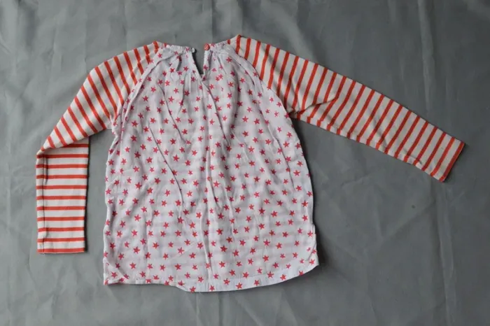 T-shirt IKKS Fille Rayé Étoiles Rouge & Blanc 5 ans - photo numéro 4