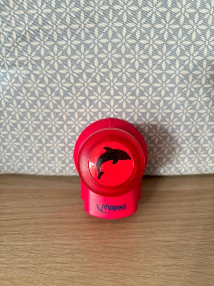Perfo Déco "Dauphin" Rouge