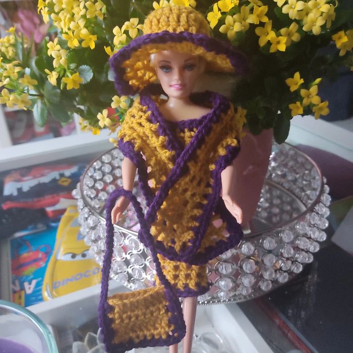 Vêtements pour Barbie 2 €. - photo numéro 2