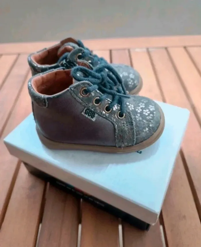 Chaussures bébé GBB pointure 18 - photo numéro 7