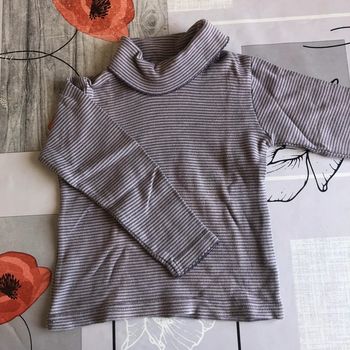 Tee shirt à manches longues col roulé