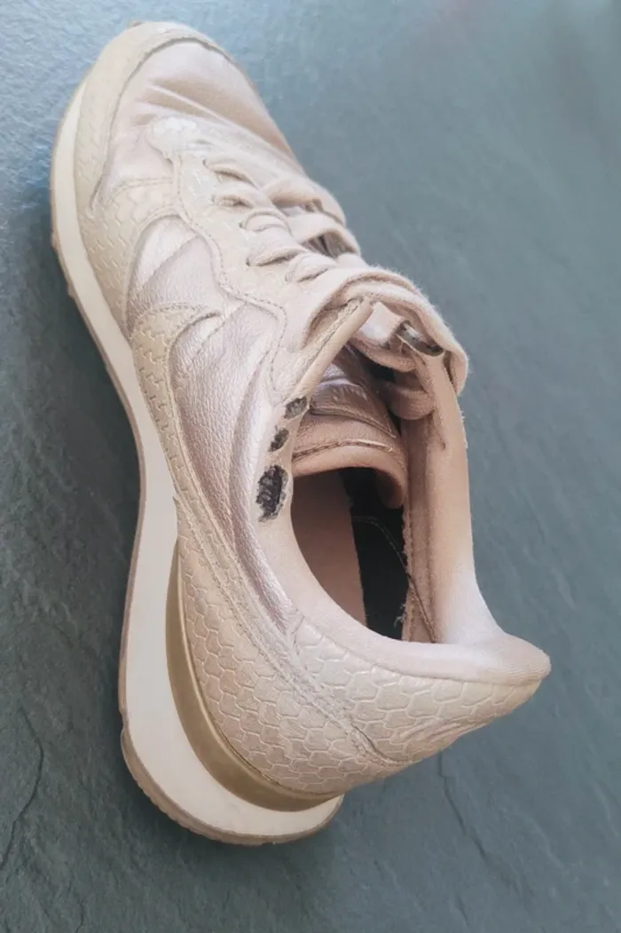 Nike Internationalist femme doré taille 39 - photo numéro 5