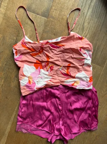 Joli Pyjama 2 pièces débardeur short  Primark t.36 tbe