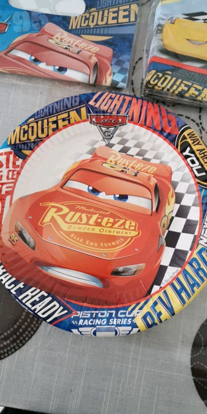 Vaisselle anniversaire cars - photo numéro 2