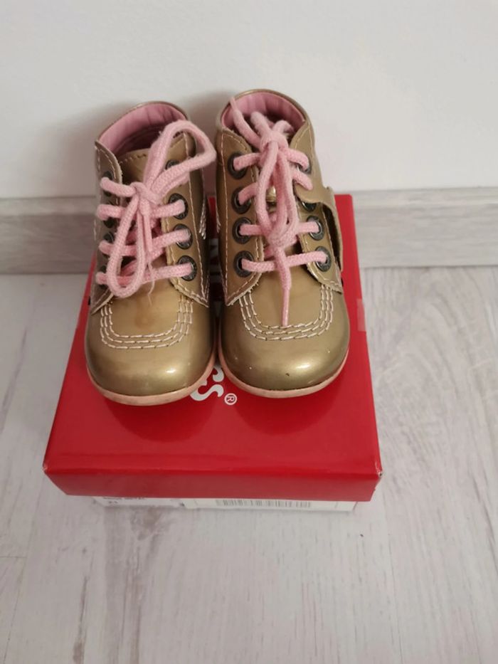 Chaussure Kickers or et Rose taille 21 - photo numéro 2