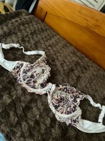 Soutien-gorge rose poudré avec motif