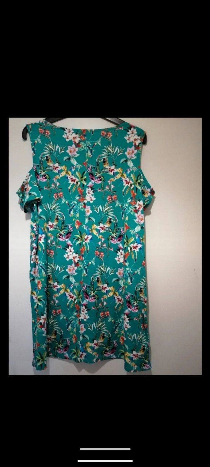 Robe Camaïeu imprimé fleuri épaules dénudées. Taille XL - photo numéro 2