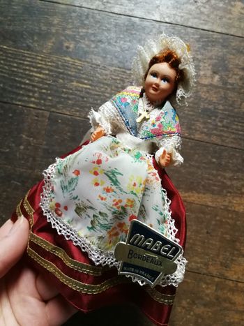 Poupée régionale Mabel Bordeaux