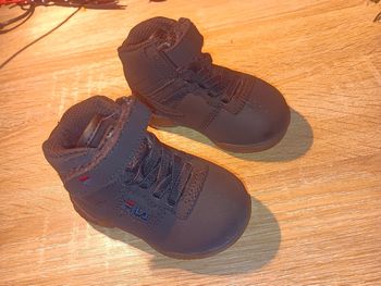 Basket Fila taille 19