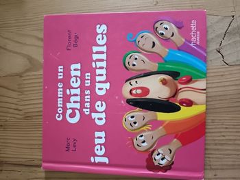 Comme un chien dans un jeu de quilles