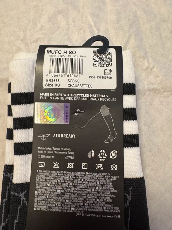 Short de foot Adidas équipe Manchester united avec chaussettes taille 9/10 ans authentique neuf - photo numéro 18