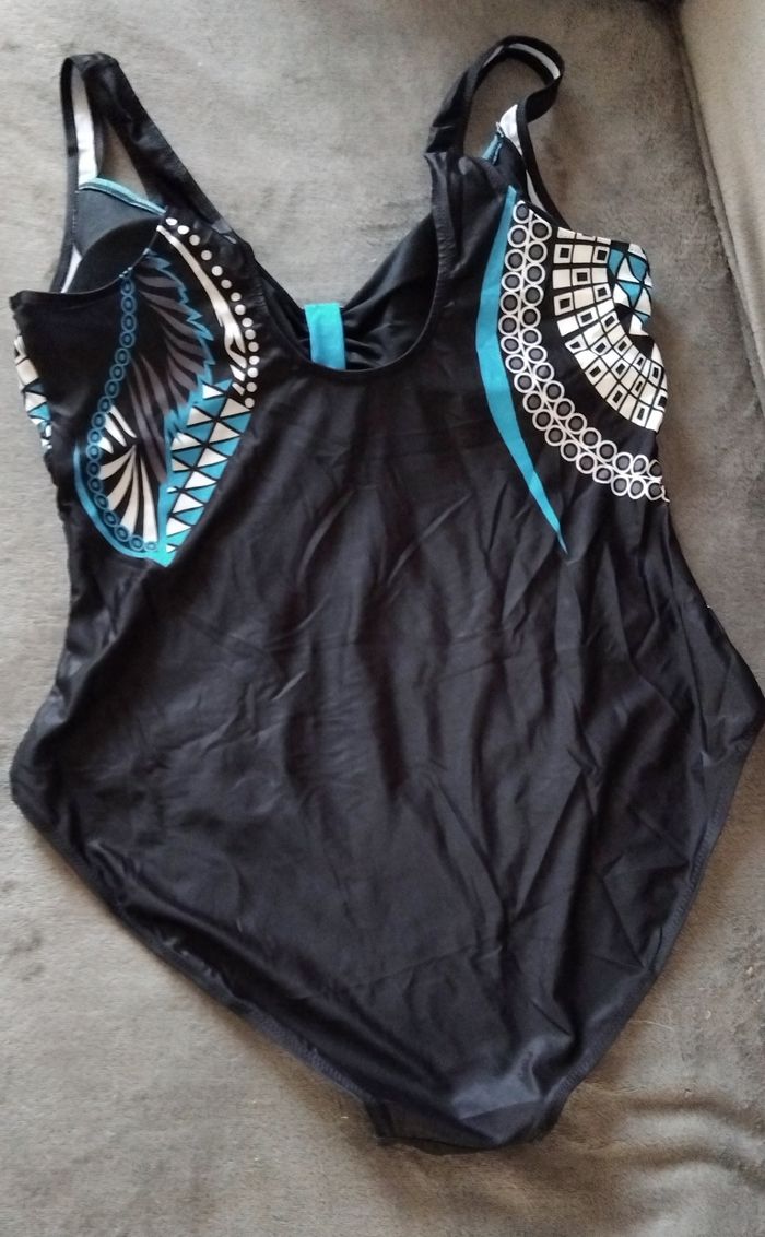 Maillot de bain 1 pièce noir,bleu et blanc - Taille ; Xl - photo numéro 2