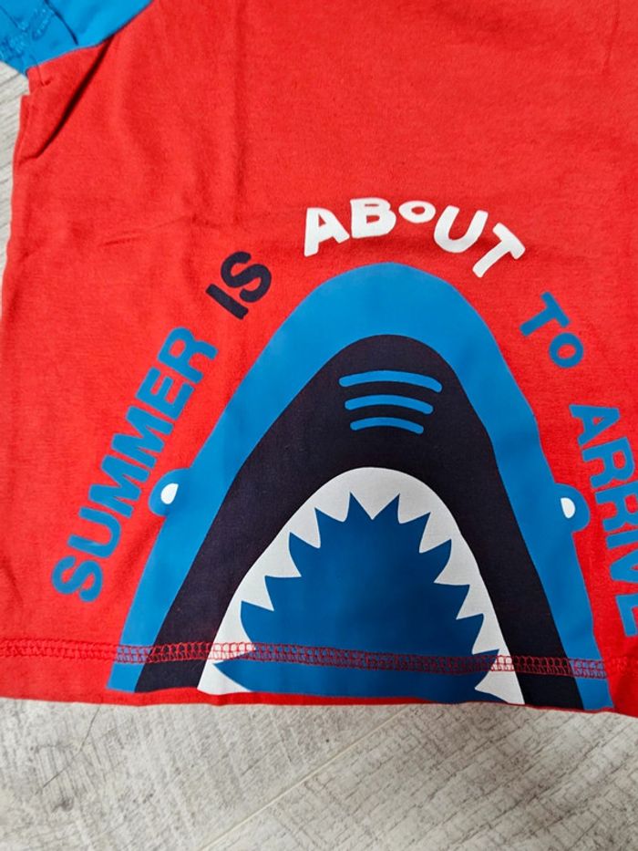 T-shirt comme neuf - photo numéro 2