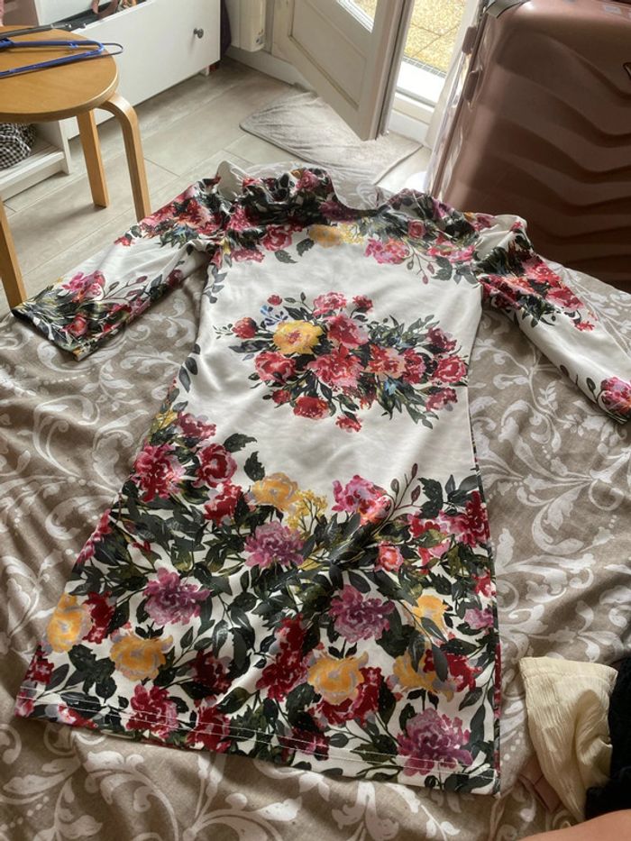 Robe taille xs club london