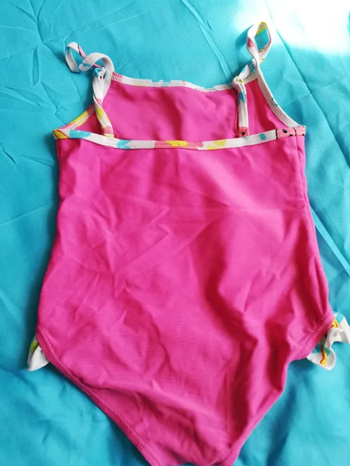 Maillot de bain une pièce fille - photo numéro 2